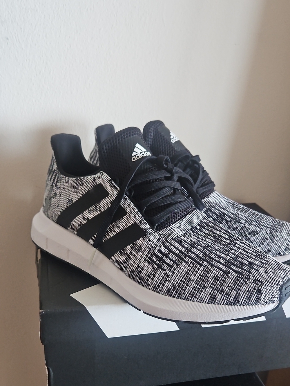 Adidas Swift Run 1.0